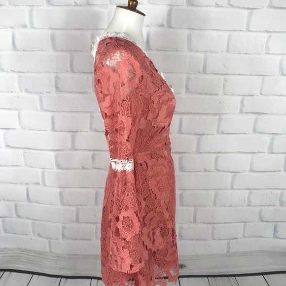 Alexia Admor Ruffled Long Sleeve Lace Dress (S)NWT - Picture 4 of 8